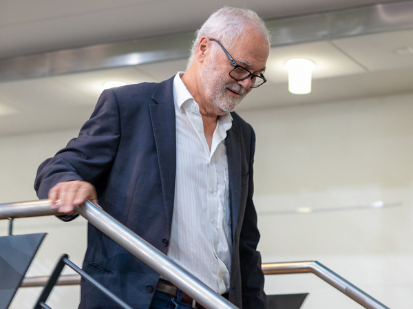 Kurt Mehlhorn leaving the podium after his birthday speech. Photo: Bertram Somieski/ MPI for Informatics