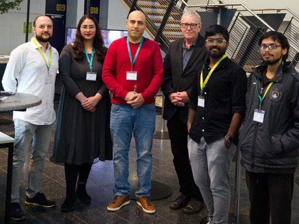 Sebastian Cucerca, Alina Ashraf, Vahid Babaei, Balaji Venkatesan, and Siddhartha (left to right) from the team of "Oraclase", together with Prof. Dr. Hans-Peter Seidel (3rd from the right), Director of the Department "Computer Graphics" at the MPI for Informatics. Photo: Oraclase